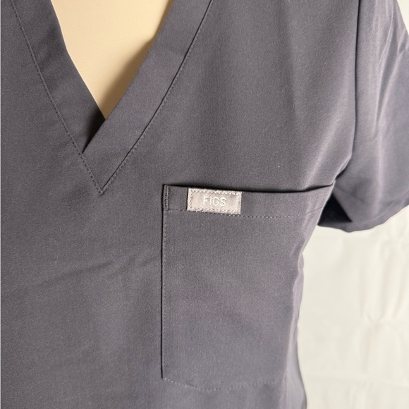 Figs Gray Fitted Short Sleeve Tee - Picture 3 of 7